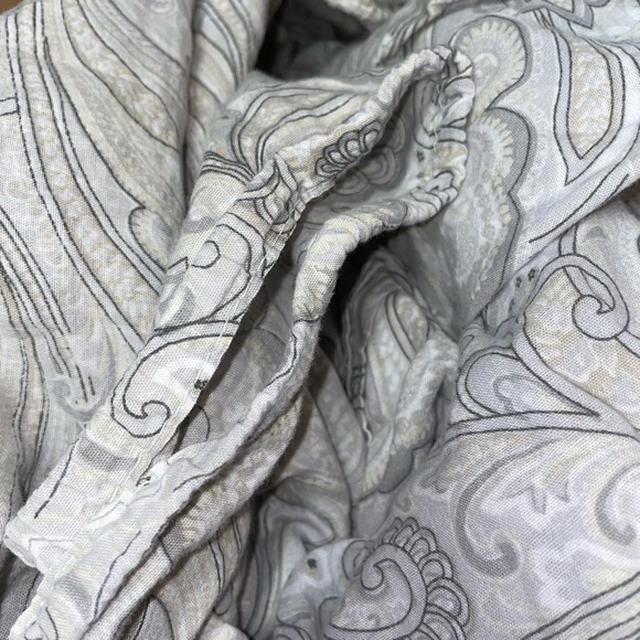 Queen Size - Picture 3 of 3